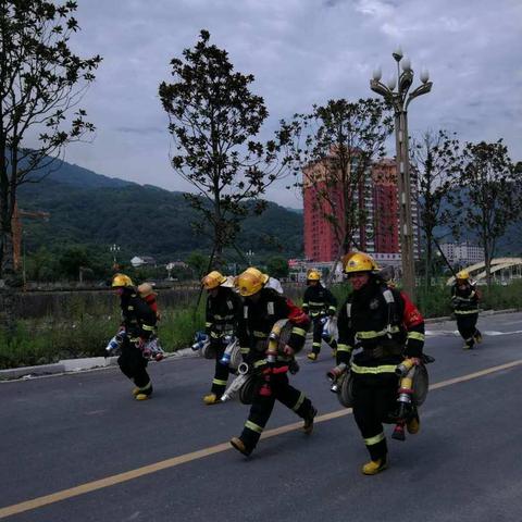 平利消防2018夏训火热进行中