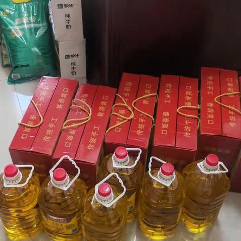 唐岗社区七一慰问老党员困难党员#不忘初心