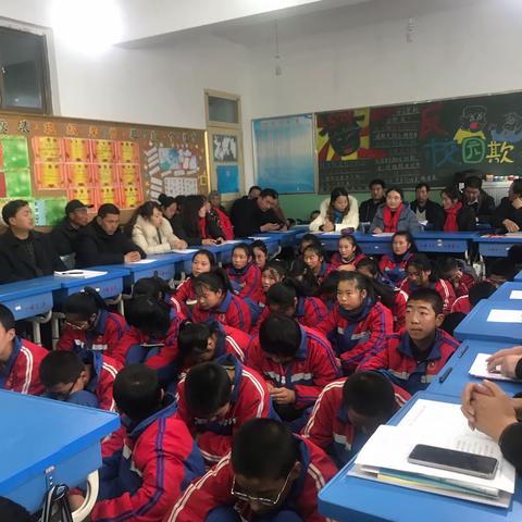 架起沟通的桥梁，共同托起初升的太阳