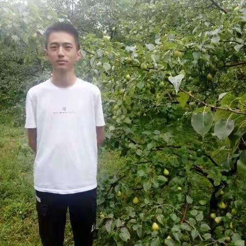 汗马耕耘不矢志，金榜题名正当时