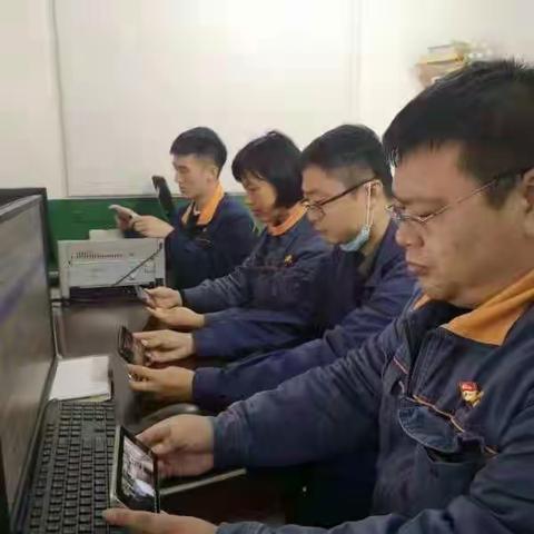 热焖检修党支部组织自行观看电视教育片《让衔”英名天下扬》暨9月份主题党日活动
