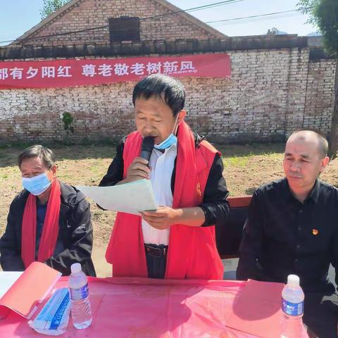 用我们的爱心托起老年人幸福晚年