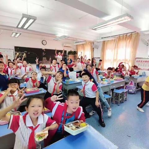 希望小学餐饮部