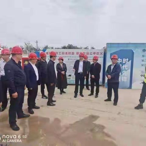 区长解宁元一行调研文体中心项目建设情况