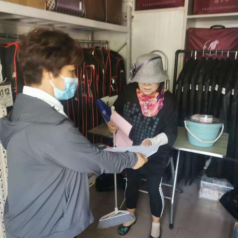 绿色中元 文明祭祀——寨上街坨南里社区开展中元节志愿巡逻活动