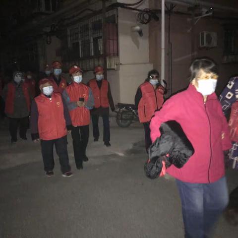 坨南里社区开展“寒衣节”文明祭祀巡逻活动