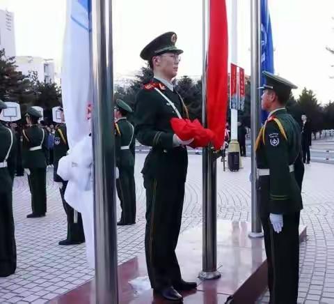 准三中165班开展了“向国旗敬礼”活动