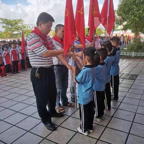 红心向党  ——   筑梦前行——新洲镇中心小学一年级新队员入队员仪式剪影
