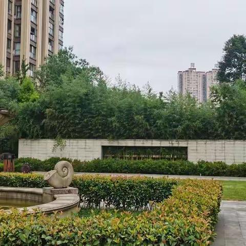 ❤❤🔑半岛龙湾电梯公寓16楼产权面积140平方，4房2厅2卫超大客厅，出售价69.8万13990311868