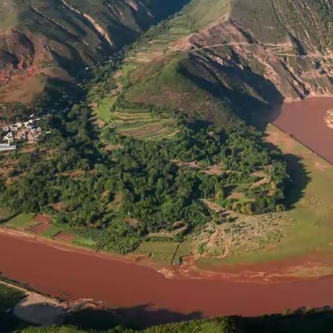 风光旖旎的红河湾