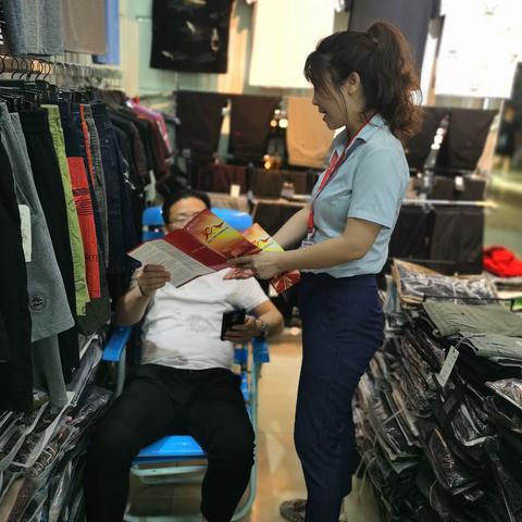 常德农商行红云支行“人民币知识宣传进社区”活动