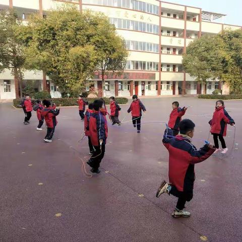 绳”彩飞扬——李八庙小学跳绳社团