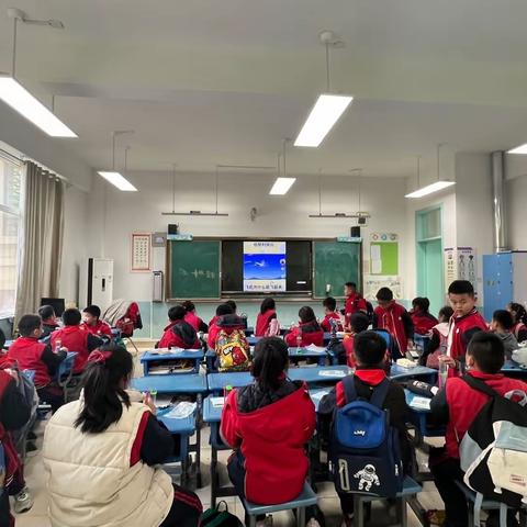 长清区第三实验小学-二年级三班四班 电动浮力球