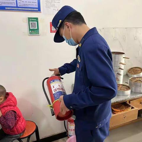 元平路小型站深入辖区开展消防安全检查为“二十大”消防安全保驾护航