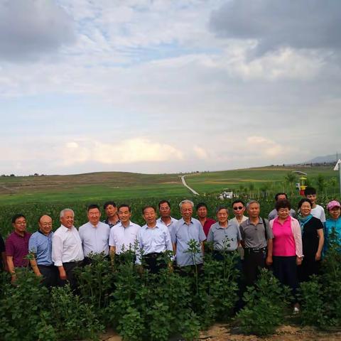 宁夏老科协、宁夏农科院老科协与县科协、老科协联合开展“不忘初心、牢记使命”主题党日暨结对帮扶志愿活动