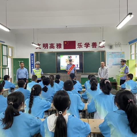 【宝鸡高交大队】上好开学第一课     交警蜀黍在行动