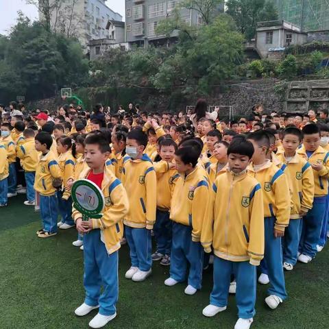 斗力频催鼓 争都更上筹——锦溪小学一（7）班第一次运动会