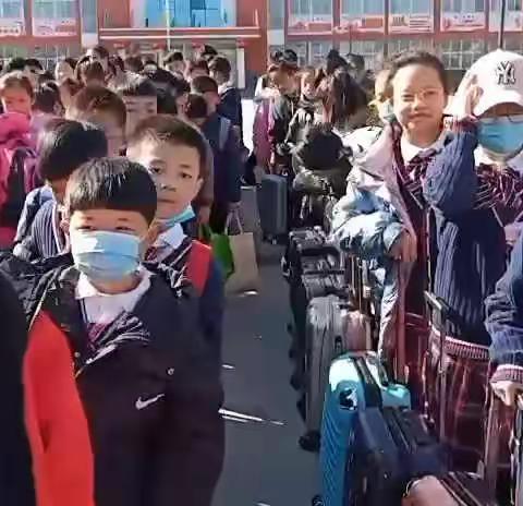 让我们一起成长---仰韶小学六一班综合实践活动