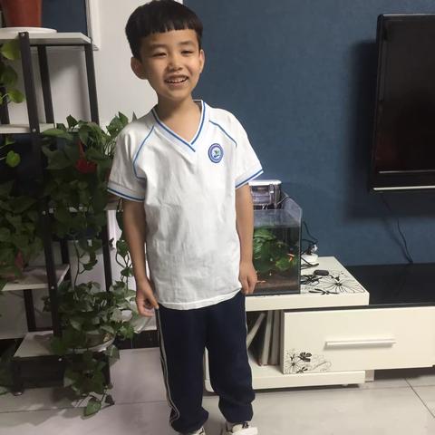 濮阳县第四实验小学一年级十班海涵申请加入中国少年先锋队