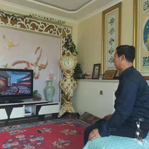 观看二十大，永远跟党走，奋进新征程————东华镇辖区宗教界观看党的二十大开幕会纪实