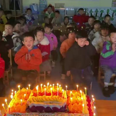 “快乐童年，与我相伴”九月十月集体生日会