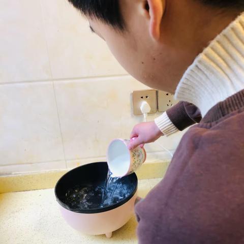 亲轻寒假   祖孙学堂—————记我学会了煮面条