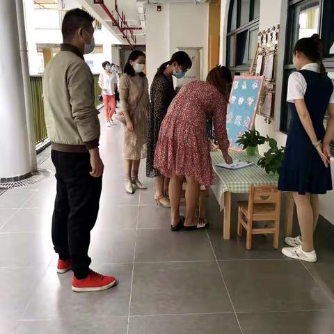 椰合幼儿园小班组开展家长学校分享交流会