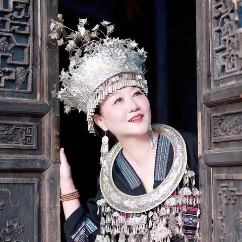 苗寨妹子