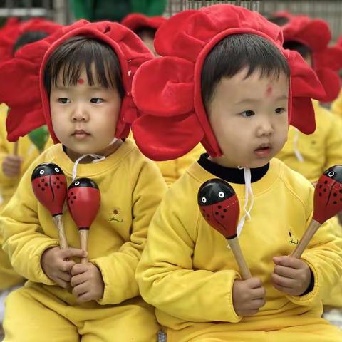 新的一周开始了，迎着清晨的阳光，锦绣花园幼儿园全体师生举行庄严的升旗仪式