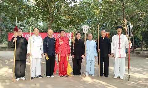 鲍氏武术社庆祝十一武术展演