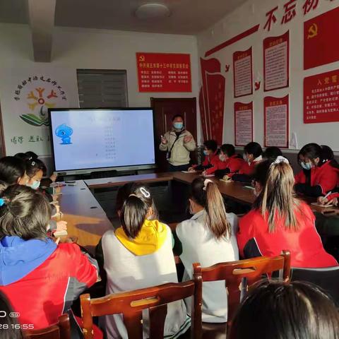 汇聚小水滴 映射大世界             ——商丘市第十三中学"小水滴"文学社举行讲座活动