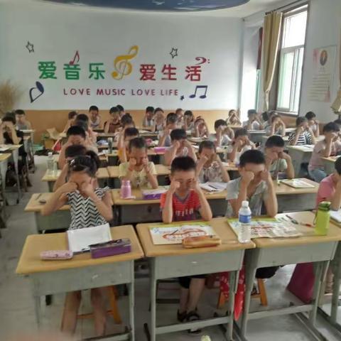 张村学区张村完小眼睛保健操