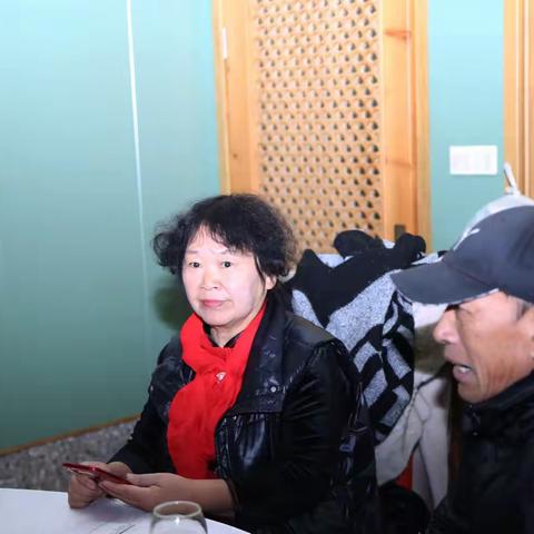 祝五十多年的老朋友老同事生日快乐！