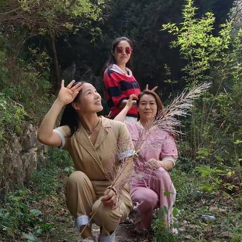 青山藏不住佳人美景、大山深处飘逸着羊肉扯面香