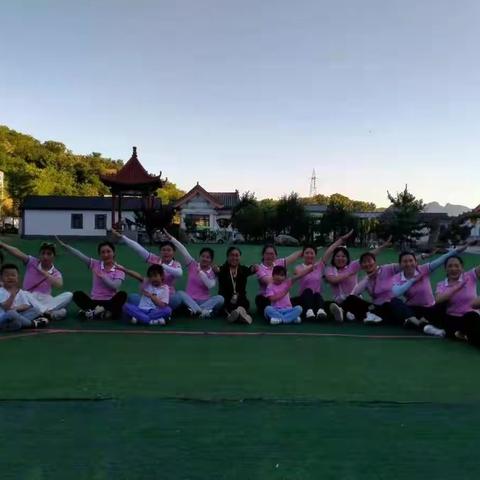宝贝之家幼儿园大班参观学习