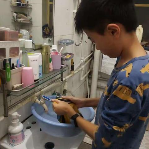 第四周六一班的劳动小明星