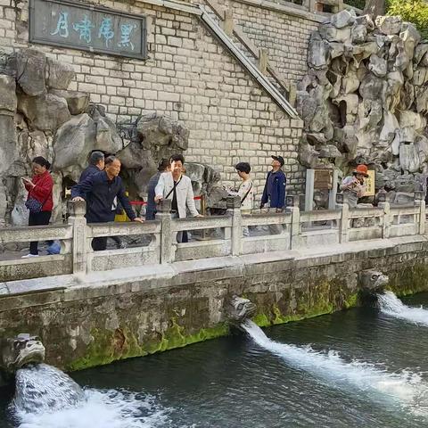 大明湖与黑虎泉观景