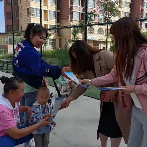 东环街道东兴社区妇联开展“北疆巾帼心向党 携手喜迎二十大”送服务活动