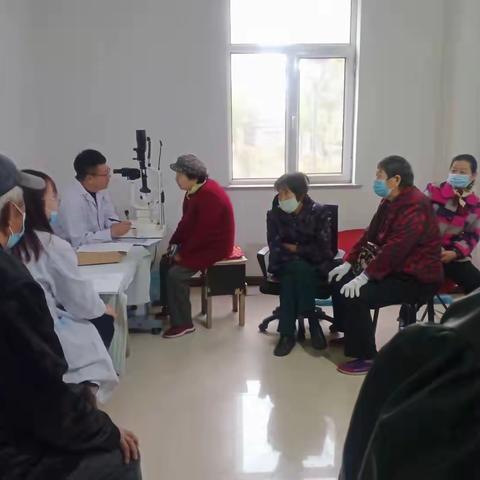 “学党史，我为群众办实事”——东兴社区携手利民眼科医院为居民免费义诊