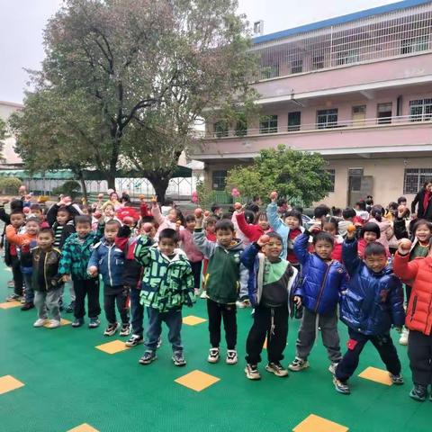 大二班宝贝们第一周的精彩瞬间