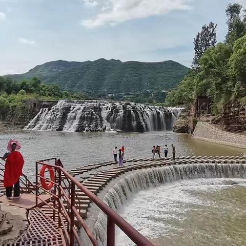 赤壁悬流——长治平顺奥治村