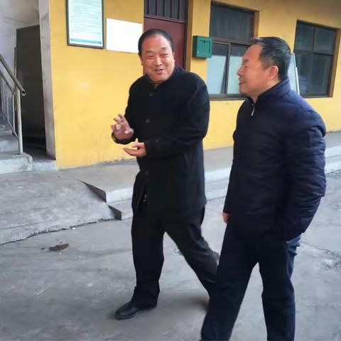 情系山区教育  送上冬日暖阳           -----教体局领导亲临龙虎乡教学点慰问