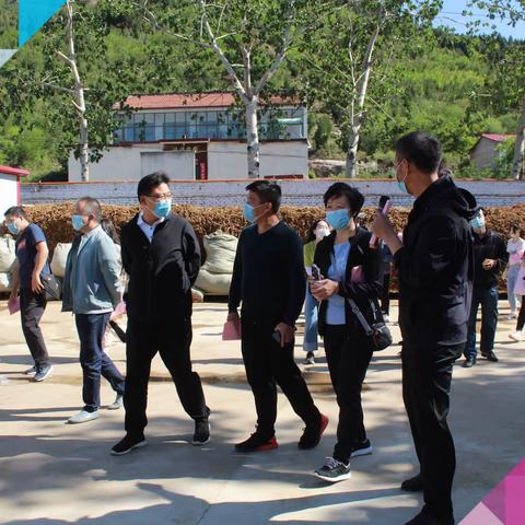 壮大经济敢为先                                            ——县观摩团赴大泉中草药材厂参观交流