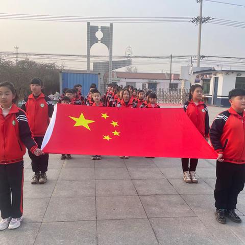 “红旗飘飘伴成长，争做优秀好少年”——石各庄中心小学第四周升旗仪式