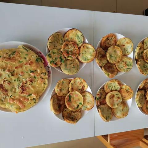 “烹”然心动，不负好“食”光——启蒙幼儿园蒙五班食育课《煎鸡蛋饼》