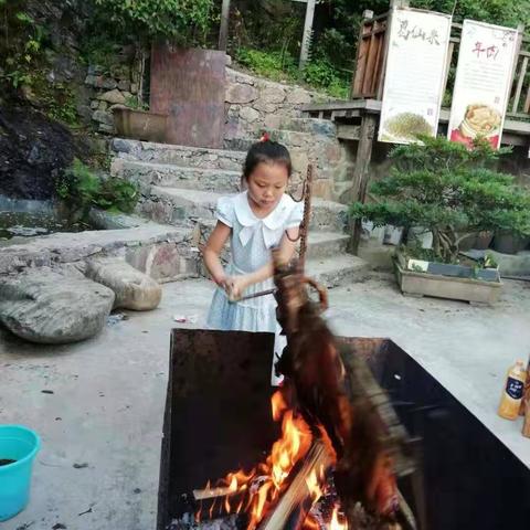 快乐的暑假生活      桂花园小学      春苗中队      苗欢