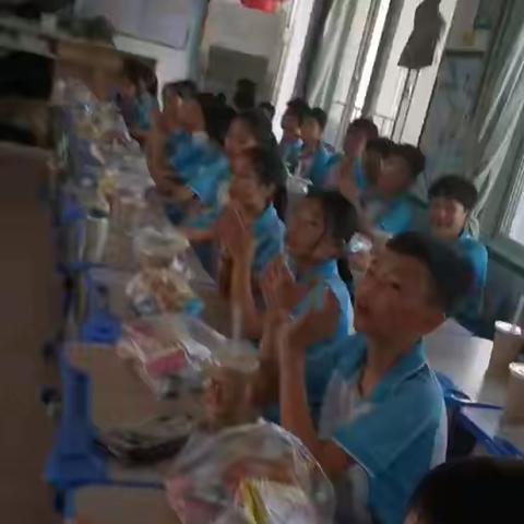 六一儿童节  学校的美好时光 六（2）班