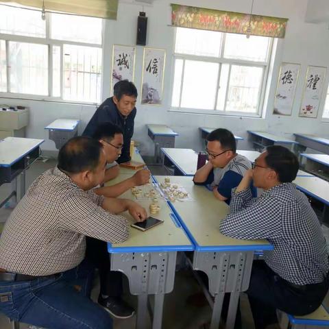 东岗镇一中象棋大赛