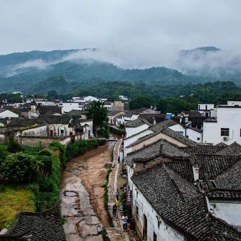 闲游查济古村