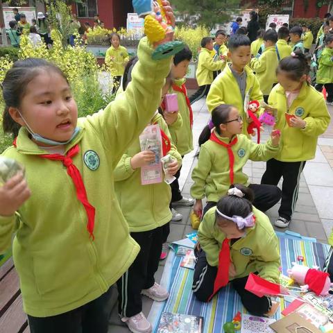 情满槐苑 温暖前行——槐芽爱心义卖活动